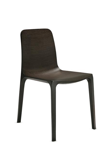 Pedrali Frida wooden chair: thin structure and strong resistance
